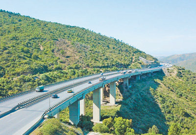 图中国铁建承建的阿尔及利亚东西高速公路中标段项目。赛义德摄