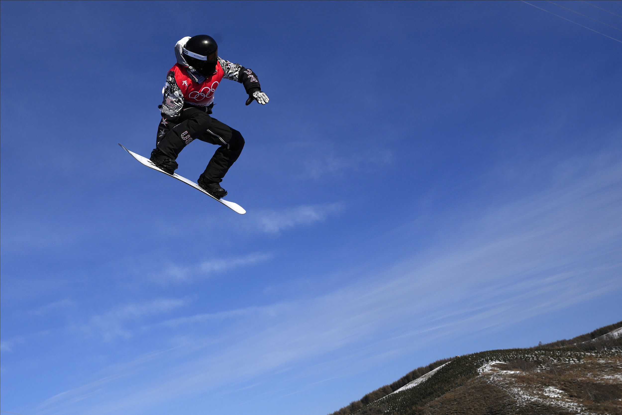 肖恩·怀特飞驰在北京冬奥赛场。