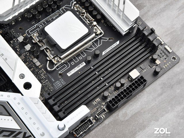 【有料评测】华硕Z790吹雪D4主板评测 全面的高端白色主板