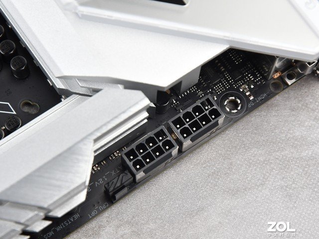 【有料评测】华硕Z790吹雪D4主板评测 全面的高端白色主板