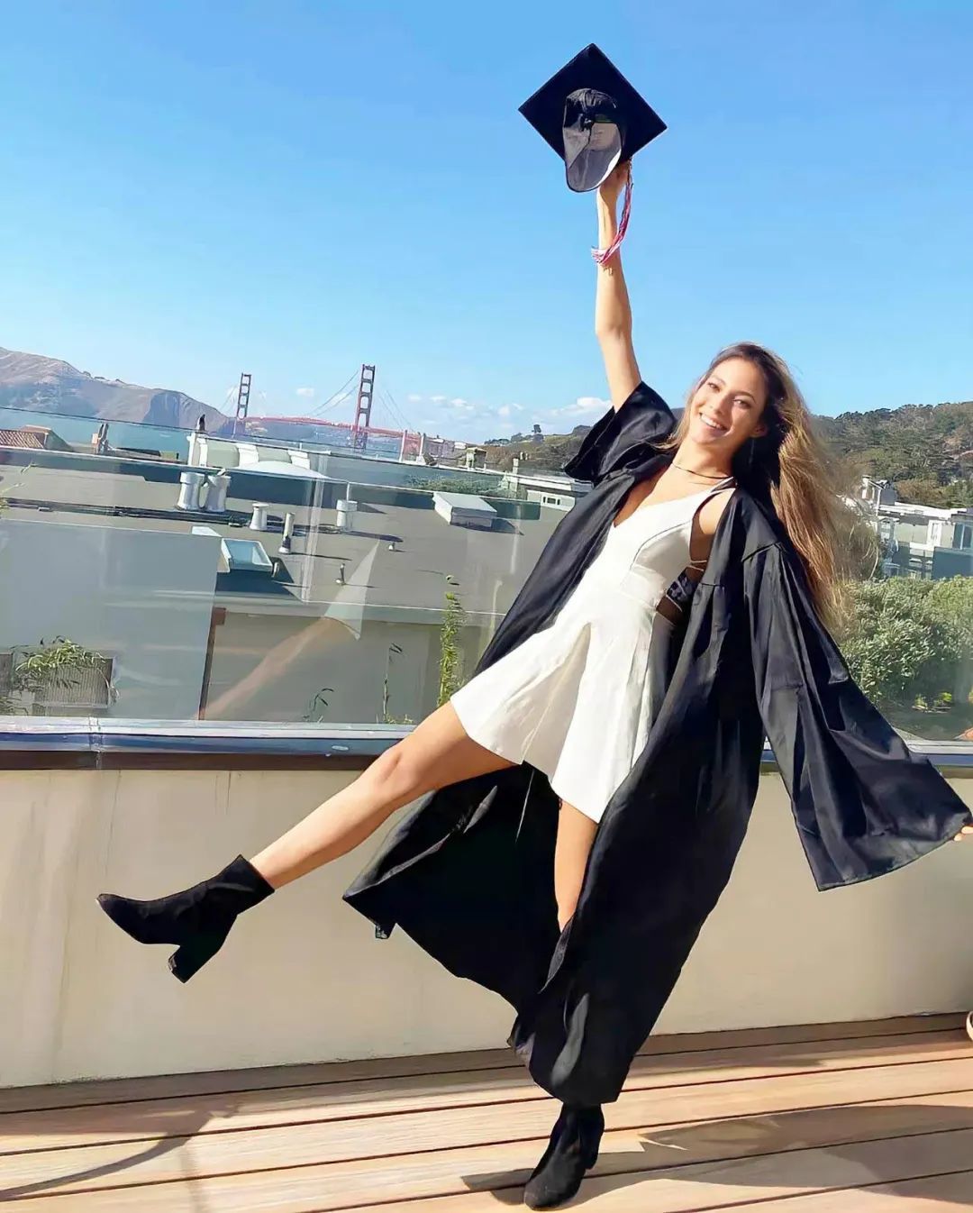 进入斯坦福大学读书是谷爱凌最长久的目标。谷燕没有因为女儿早年表现出的天赋就把成长的赌注押在雪场。成为职业运动员是一条充满迷雾、变数极大的道路(图|IC photo)