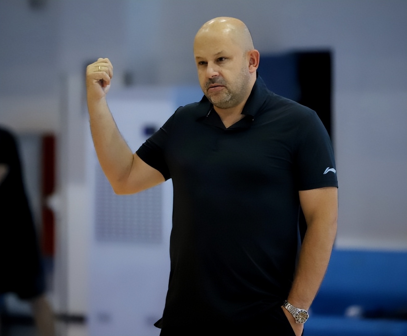 官宣北京首钢巨变主帅雅尼斯下课主动辞职官博再次道歉