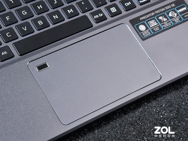 西装暴徒 全能电竞 12代酷睿版宏碁刀锋500SE深度解析