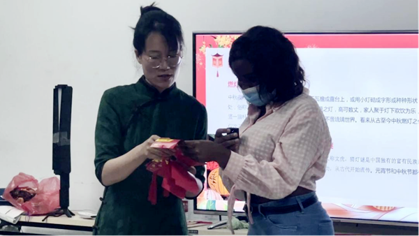 中秋明月寄欢声!滨州医学院来华留学生体验中秋433