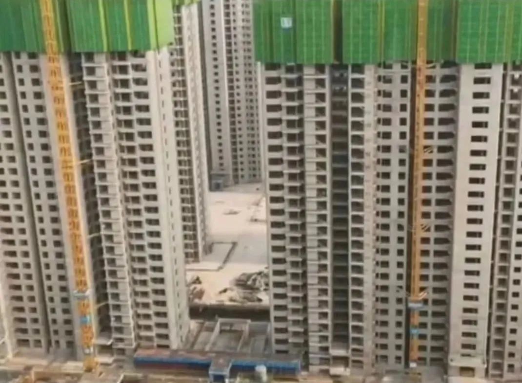 停工后的楼盘工地