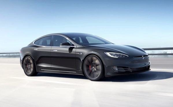 美国一特斯拉models在拆车场起火三周前曾发生事故