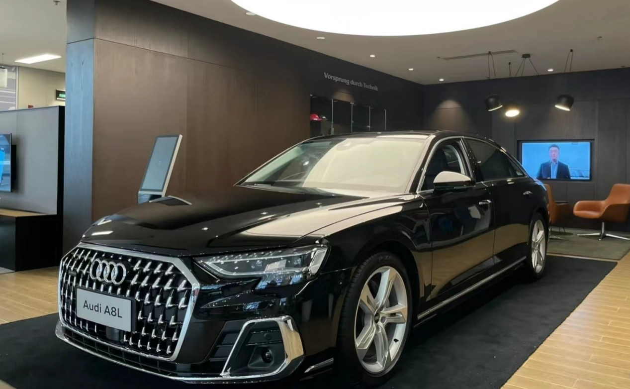 新款奥迪a8l到店,这8个点请注意_凤凰网汽车_凤凰网