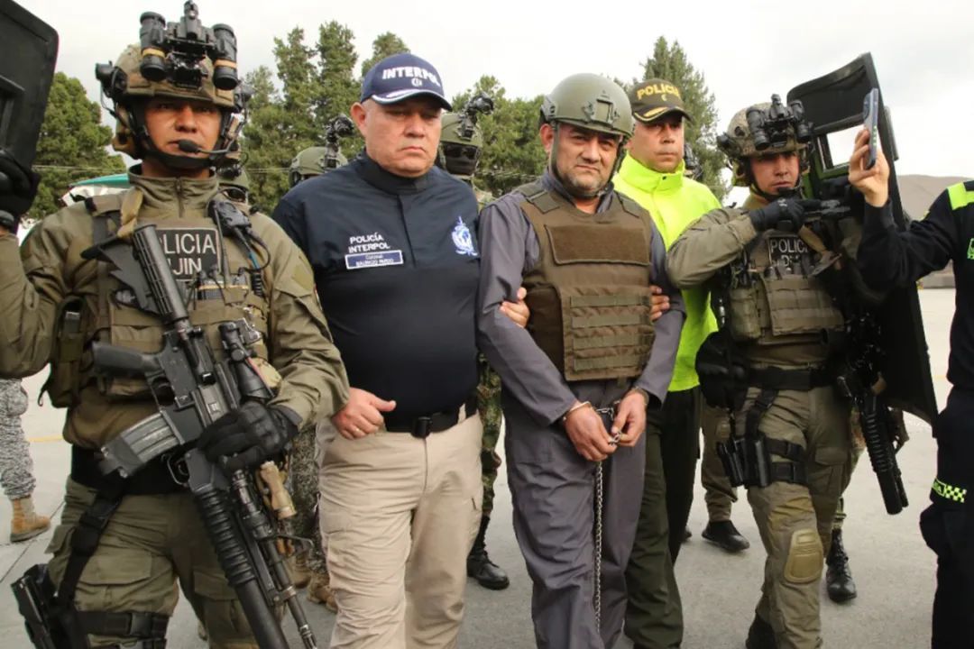 随后,哥伦比亚多地的暴力行动升级.