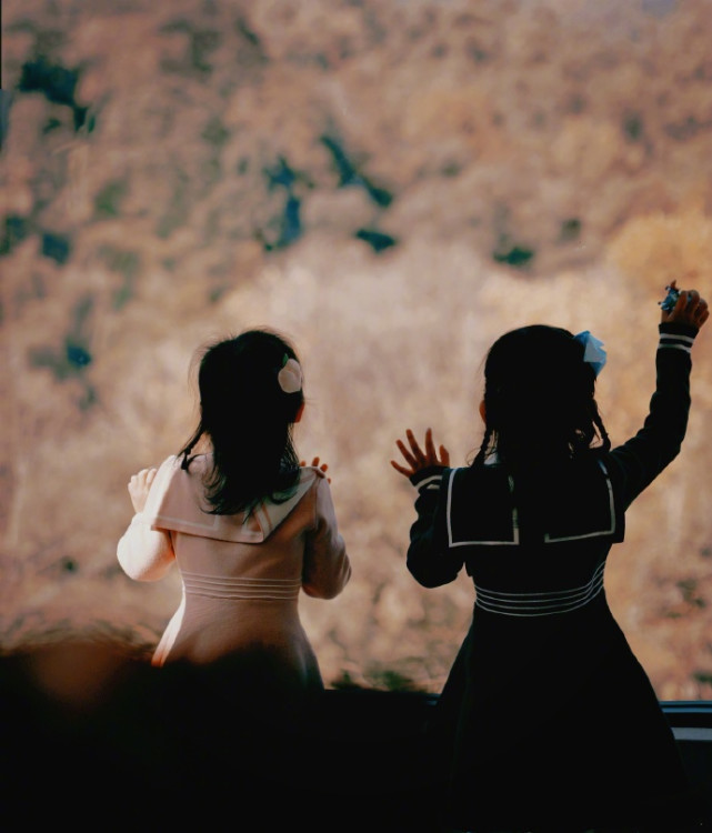 谢娜双胞胎女儿满4岁发文表白跳跳俏俏母爱满溢