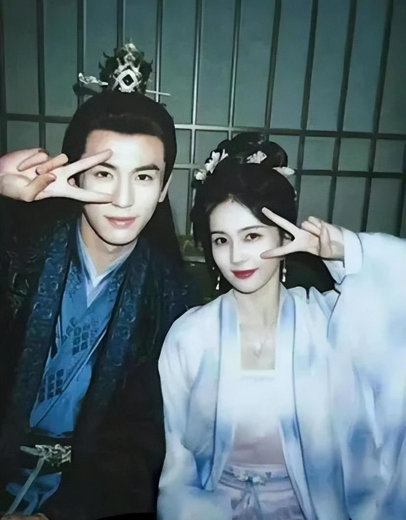 白鹿张凌赫在一起了？两人共度一夜，女方爸爸第二天亲自上门来接（张白鹿的扮演者）