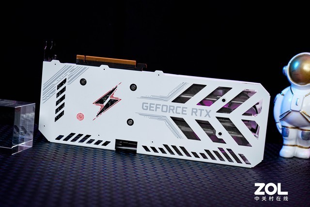 【有料评测】磐镭RTX 3070Ti白铠显卡评测 颜值说明一切