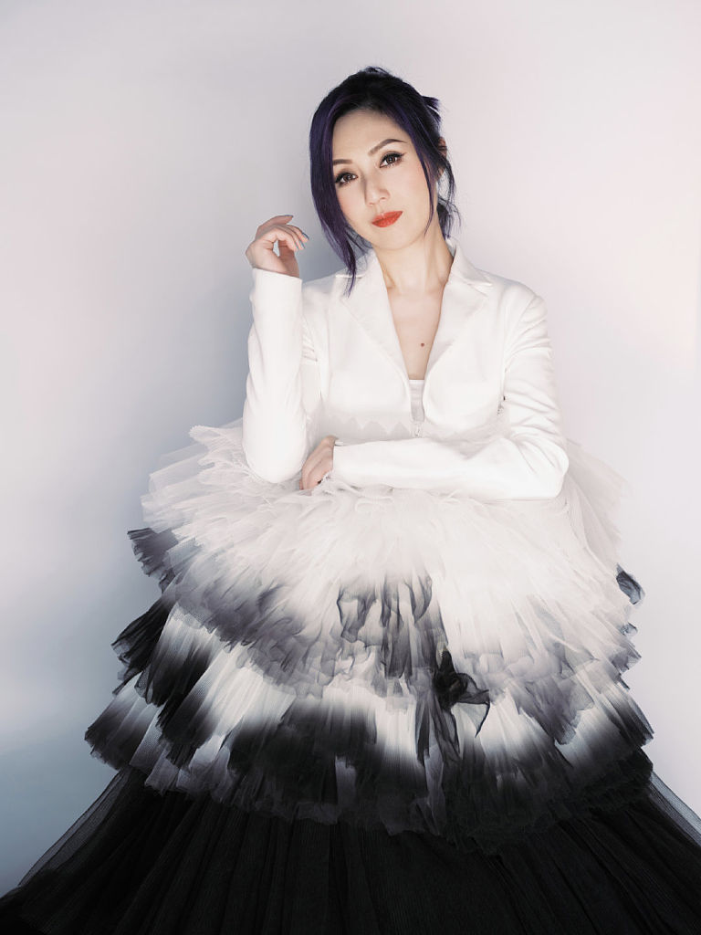 打开凤凰新闻,查看更多高清图片2022年6月27日,杨千嬅登上《声生不息