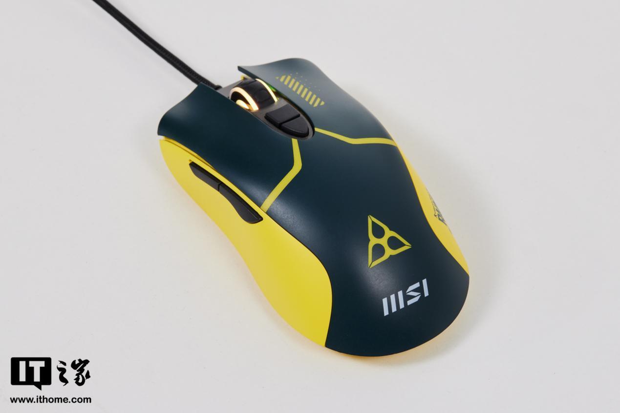 微星神枪手 15 彩虹六号:异种联名款大礼包