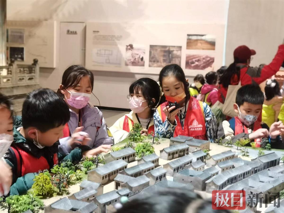 学习荆楚建筑风格，小学生实地探访博物馆