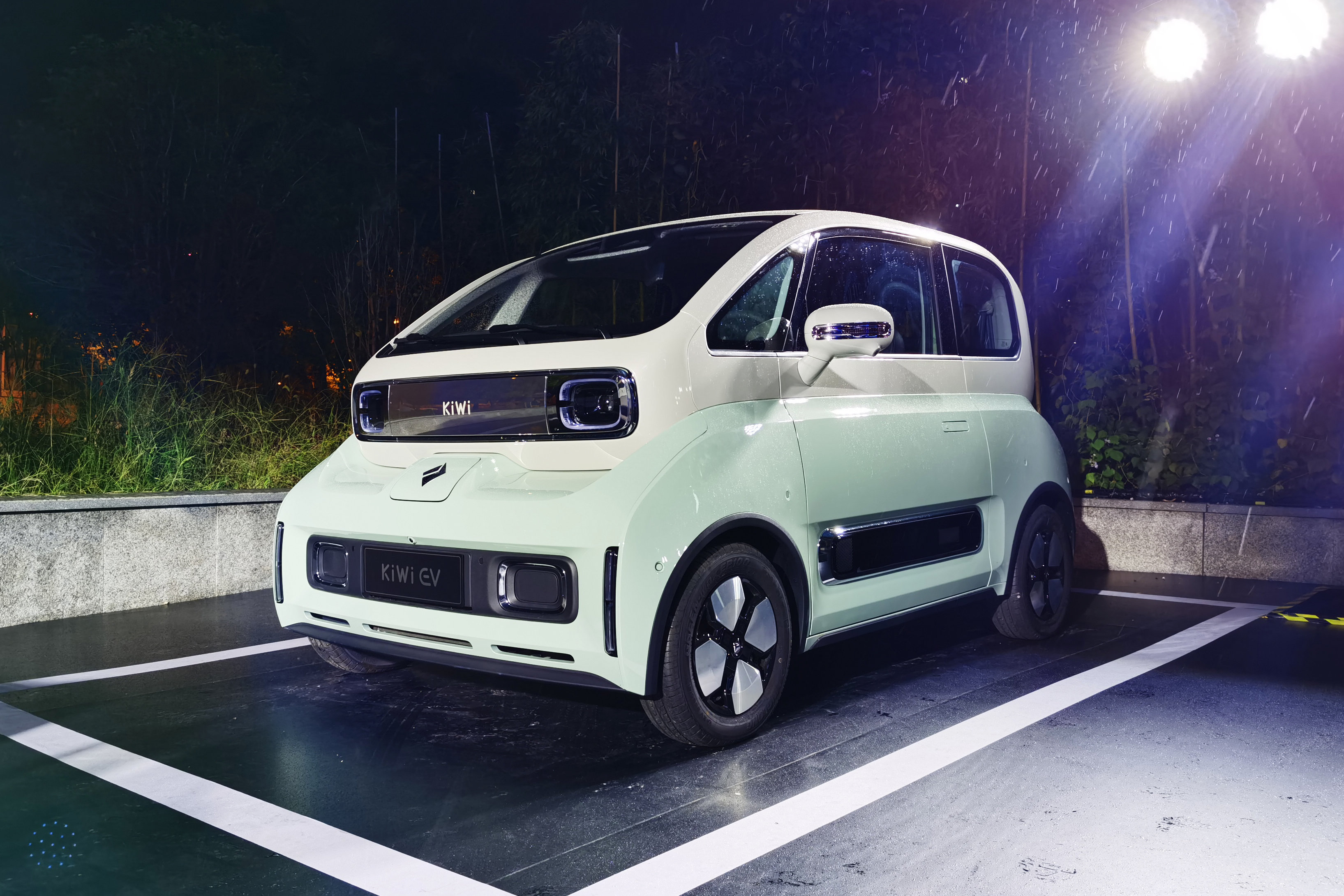 878万元起大疆车载加持新款宝骏kiwiev正式上市