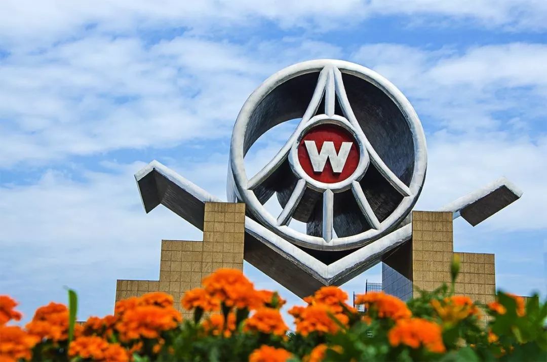 任命曾从钦同志为宜宾五粮液集团有限公司党委书记,董事长,宜宾五粮液