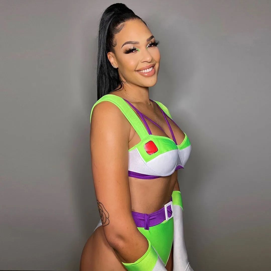 女版奥尼尔”进军成人网站？网友：这体格谁招架得住_凤凰网