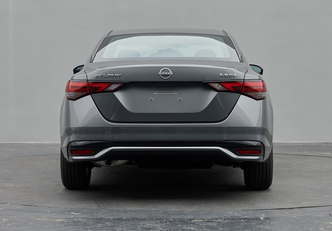 换装横幅格栅东风日产新款轩逸申报图曝光