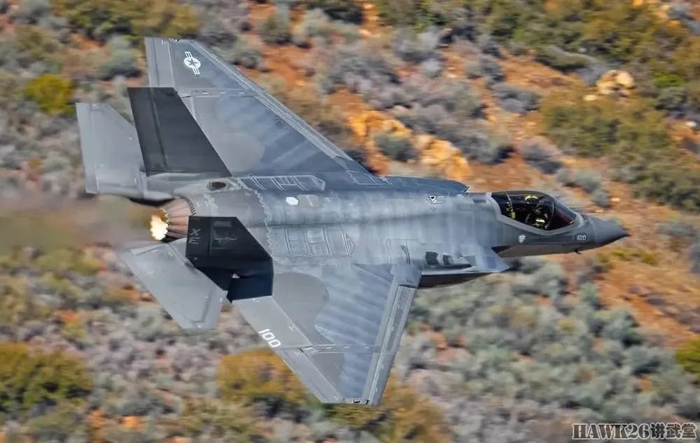 采用“镜面涂层”的美军F-35C曝光 神秘用途引猜测