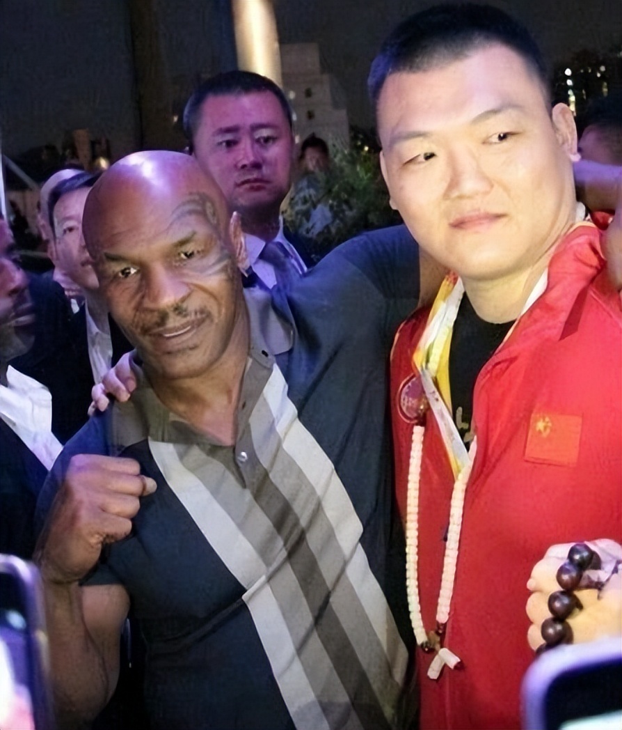 击倒率超维尔德张君龙本月大战阿瓦雷兹同胞有望终结约书亚