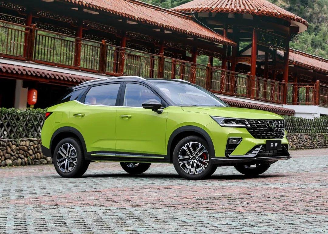 众泰t300其实已经是市场上的"老将士"了,早在2016年就开始出现在大众