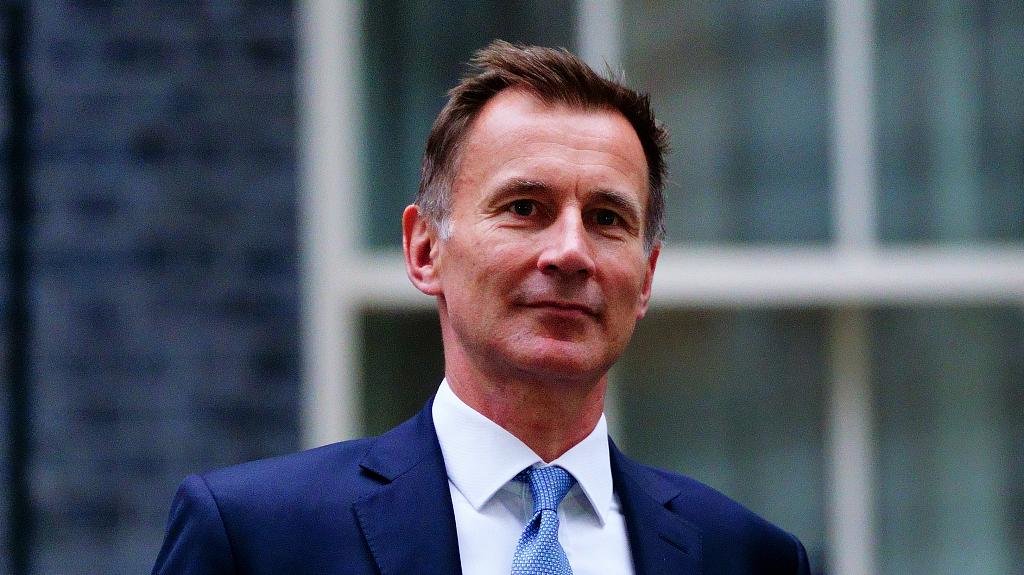 英国经济政策“急转弯”，新任财政大臣称将不得不上调税收_凤凰网