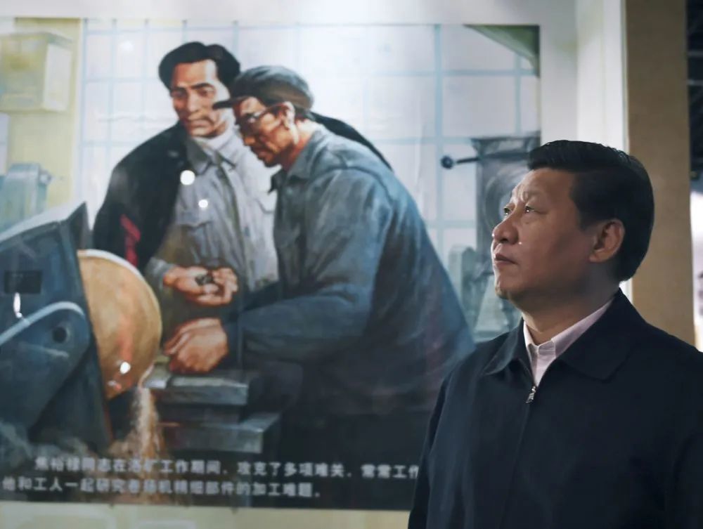 2014年3月，习近平来到焦裕禄同志纪念馆参观。（新华社发）