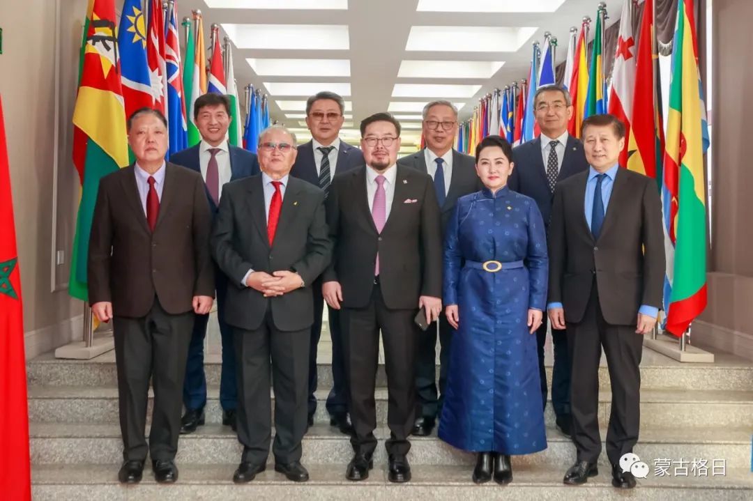 由现任的蒙古国外交部部长巴特策策格倡议并召集的历任蒙古国外长座谈