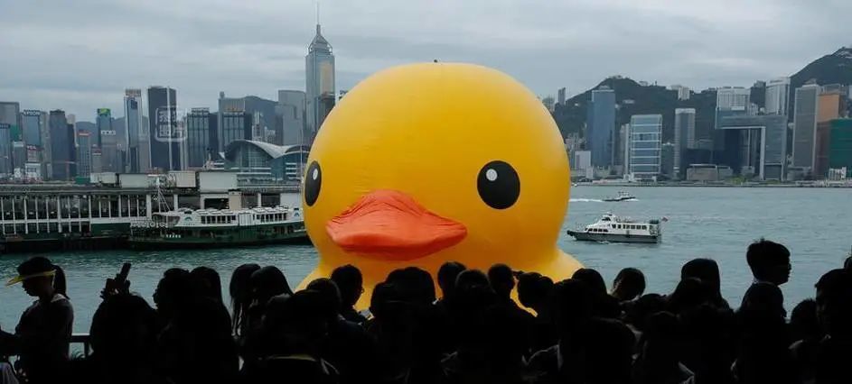 陪你洗澡的小黄鸭，已经成了中国的皮卡丘