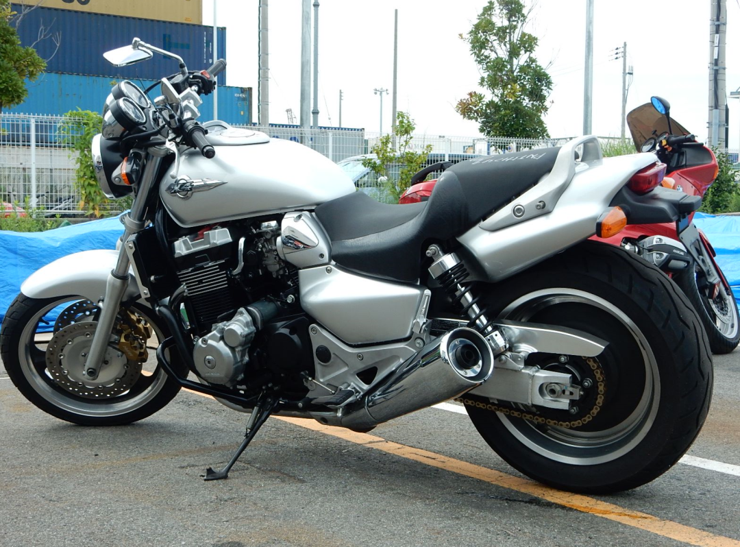 在定位方面,本田将x4设置为动力巡航,与雅马哈v-max一样.