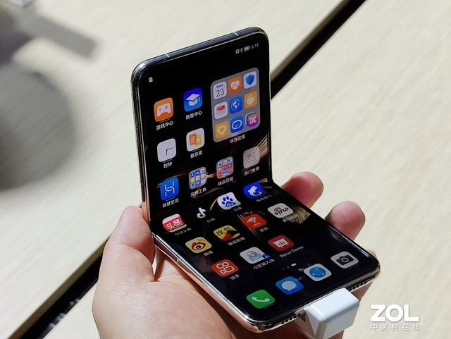 手机手表耳机“三件套”怎么买才划算?这份攻略帮你省几百块(不发)