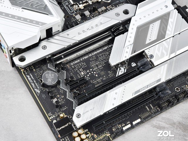 【有料评测】华硕Z790吹雪D4主板评测 全面的高端白色主板