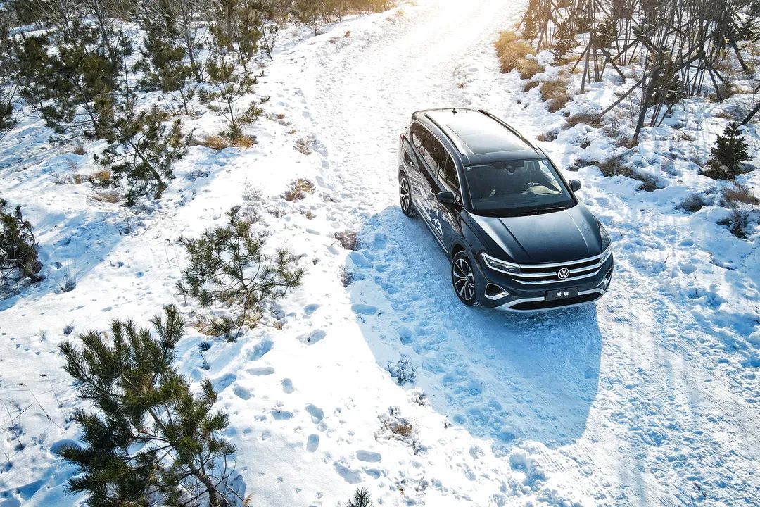 维基试驾揽境530v6查干湖上的冰面使者