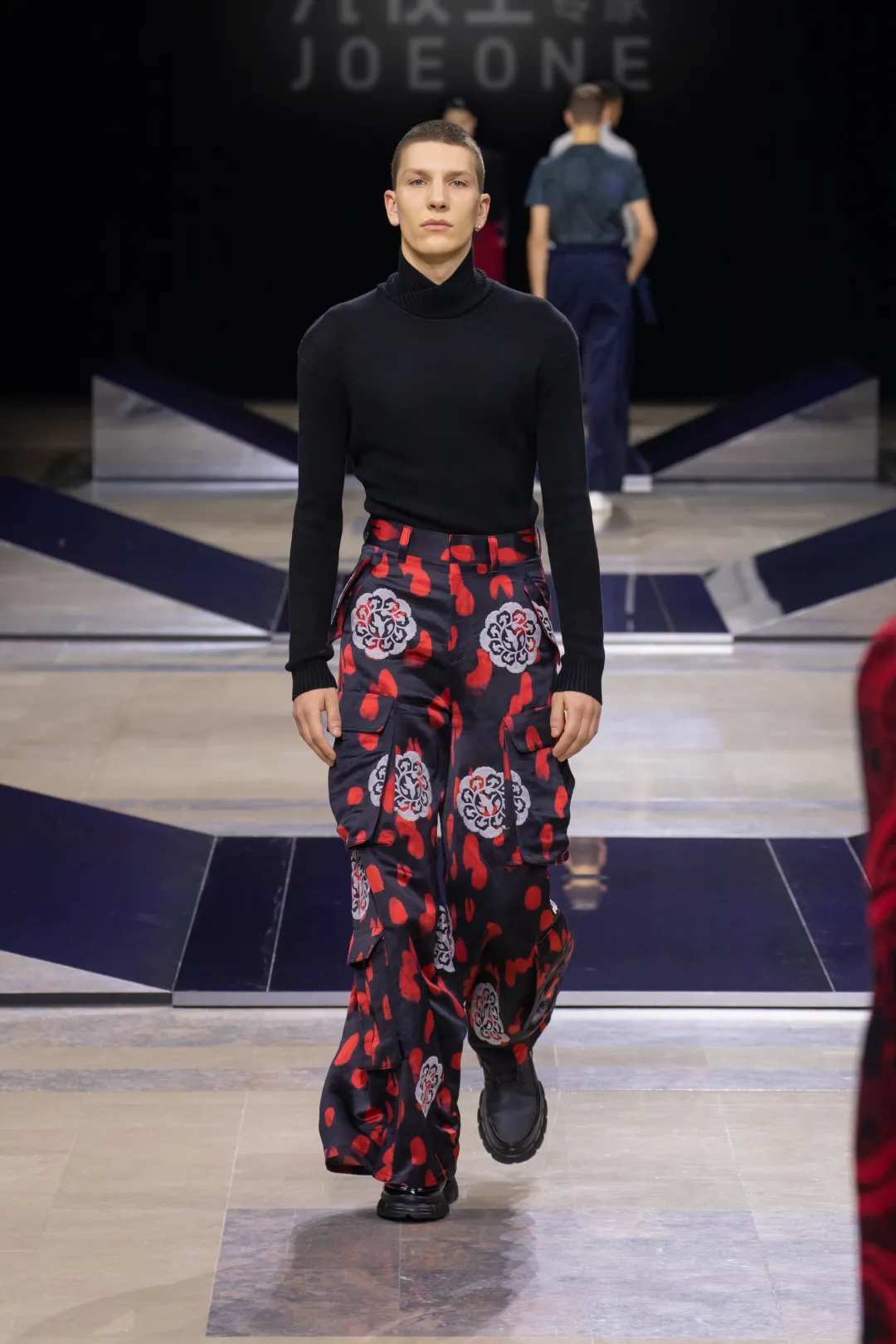 九牧王匠心打造民族品牌,巴黎时装周再现中国"裤"魅力__凤凰网