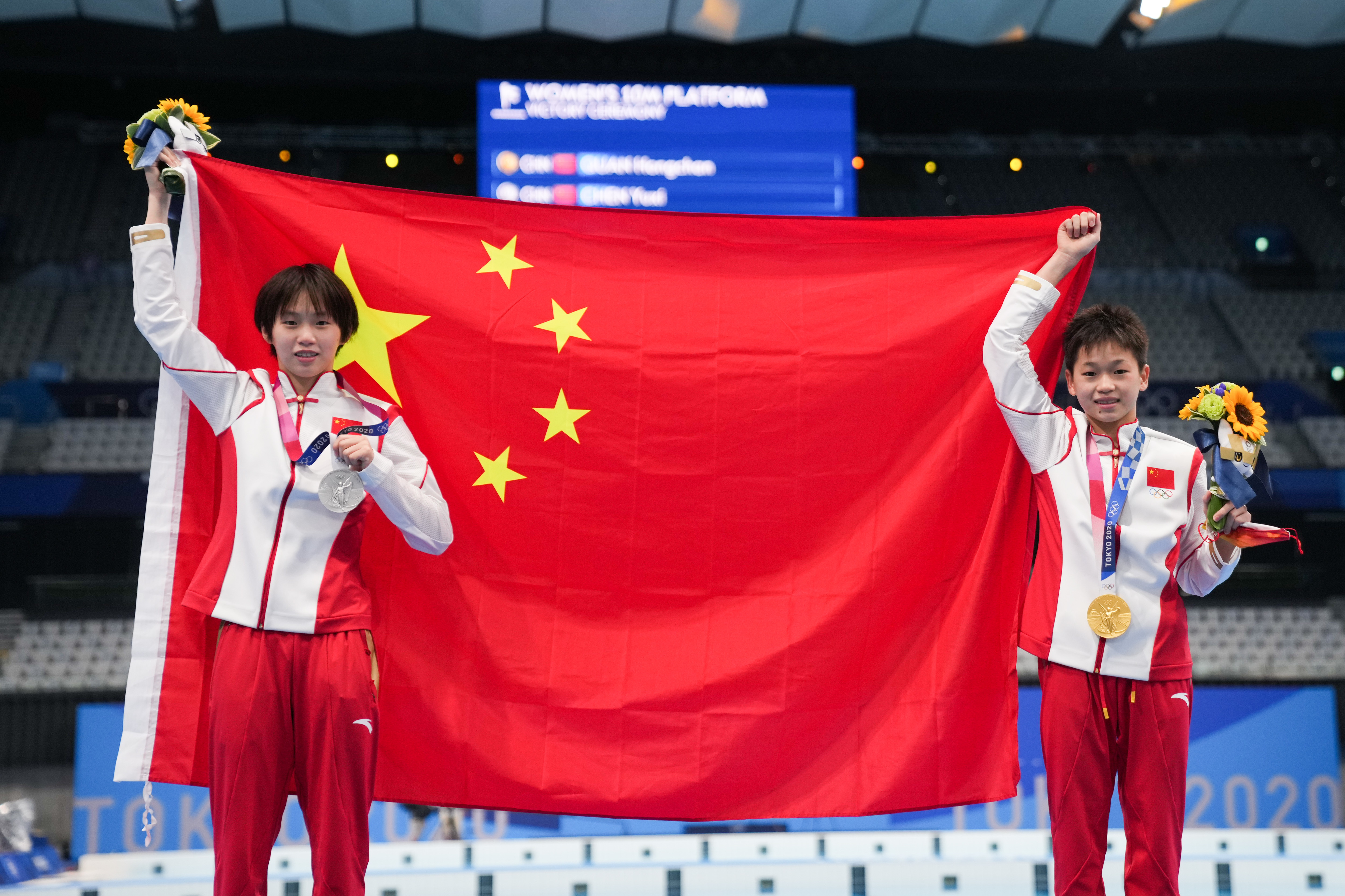 全红婵(右)和陈芋汐.