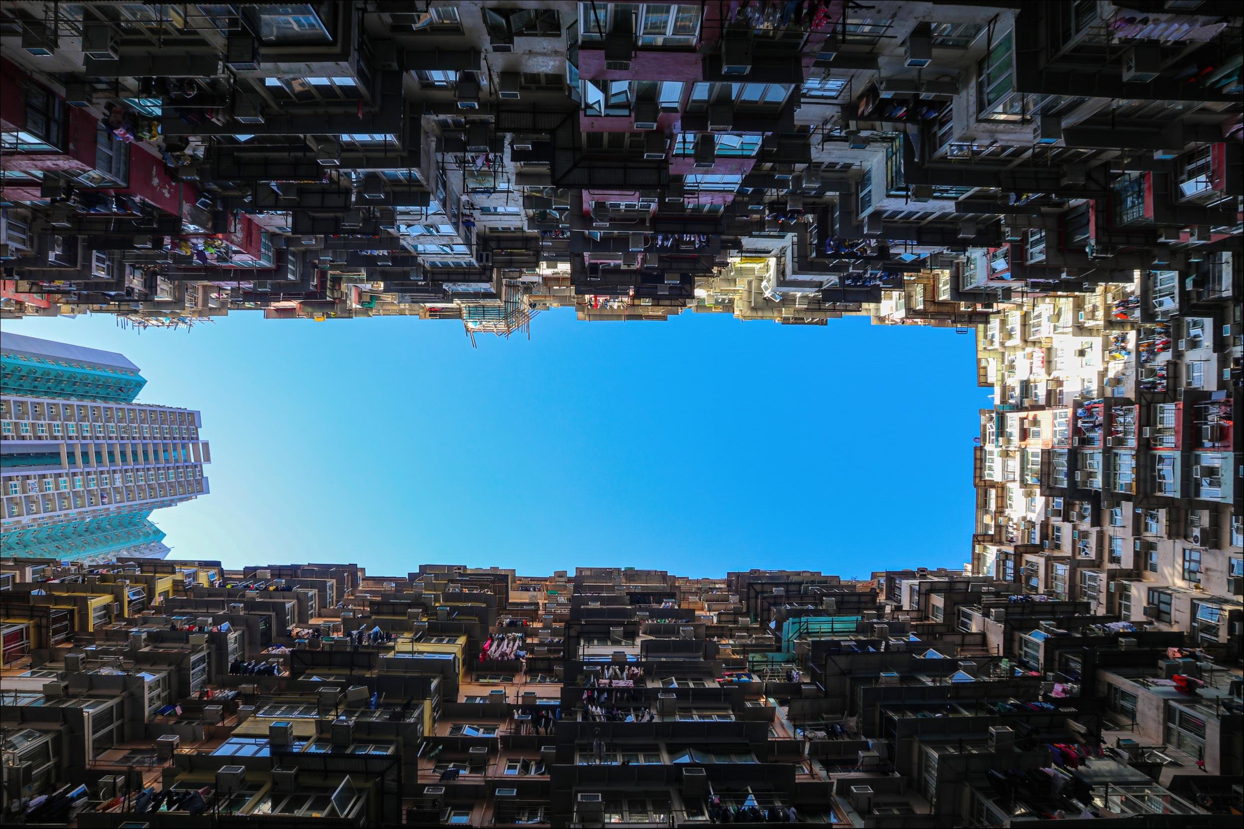 再次抄底内地楼市,香港房地产企业钱从哪来?|产业观察_凤凰网