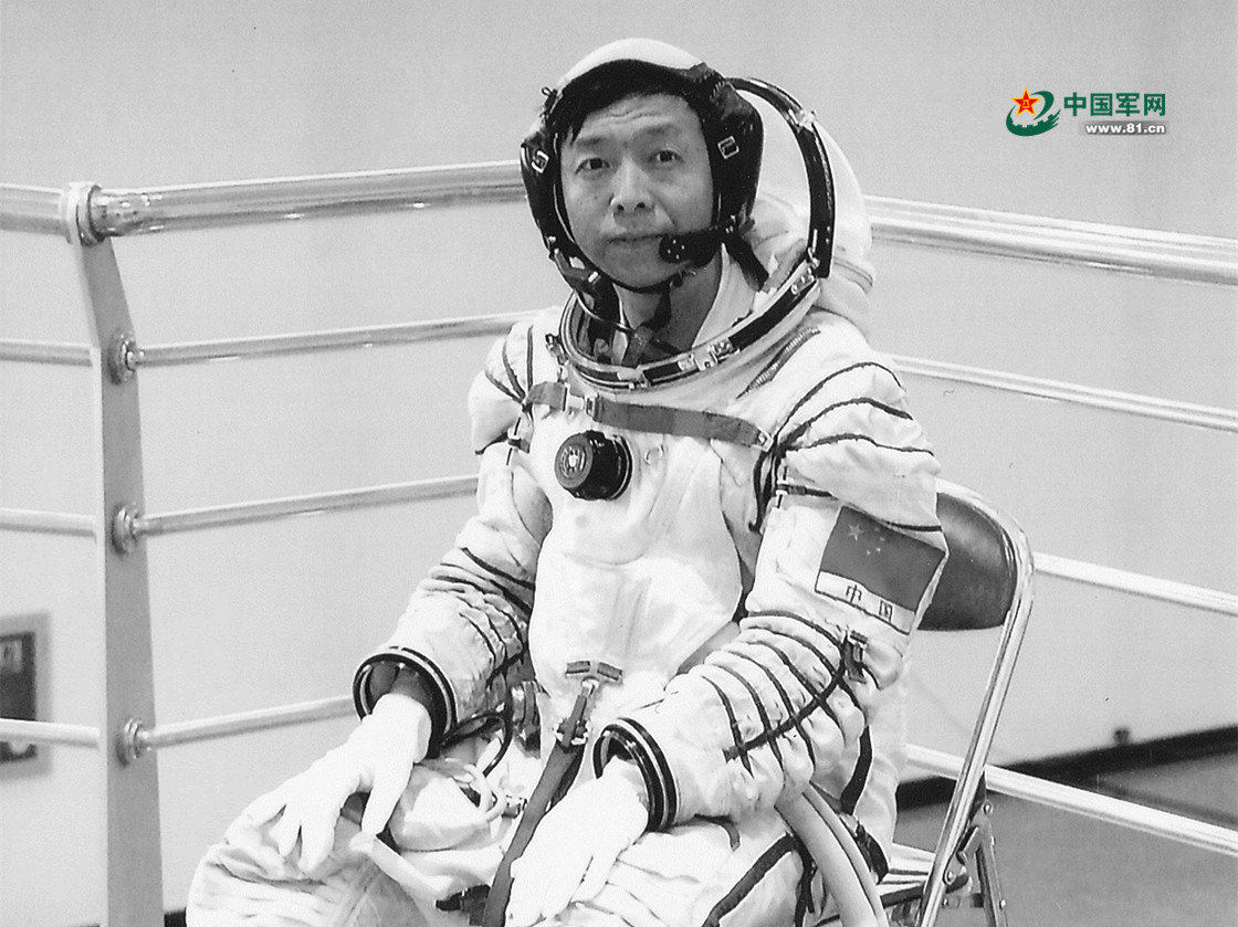 中国首批航天员邓清明。资料图
