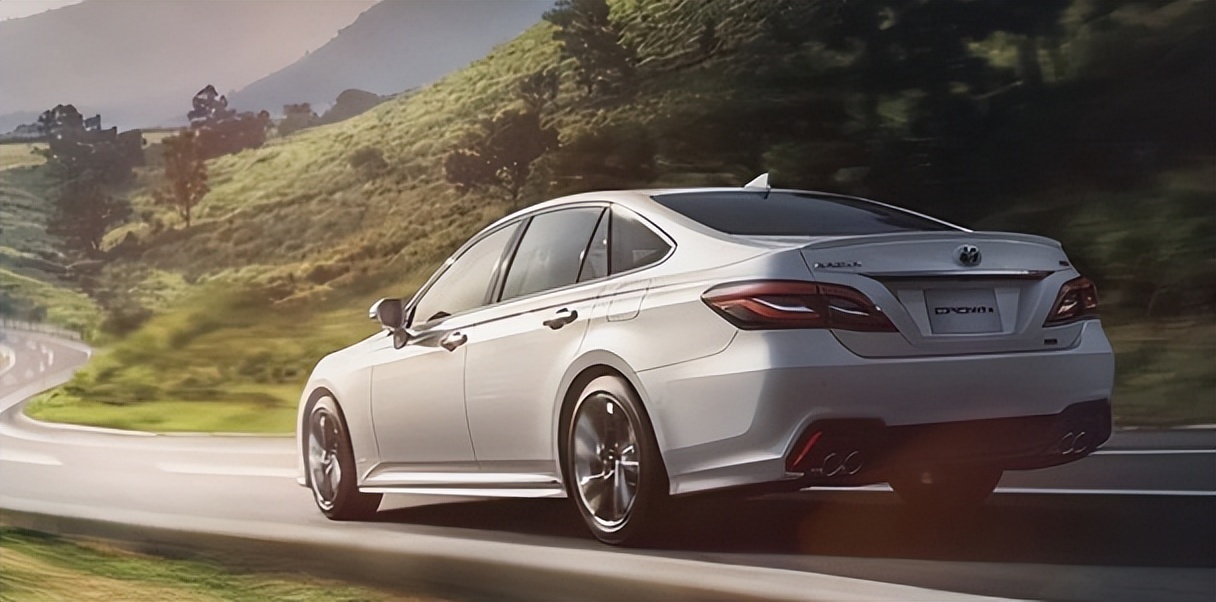 变身四门轿跑丰田皇冠欲进口引入雷克萨斯不惧内卷