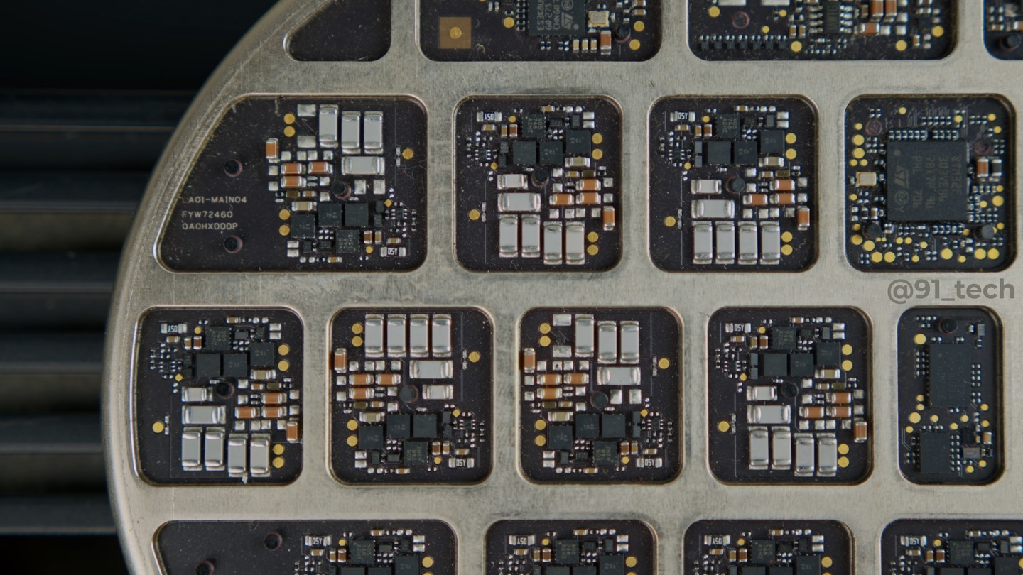 苹果AirPower无线充电板原型机体验 内含22个线圈 第5张-心情说说