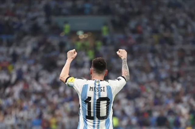 ▲12月14日，阿根廷队球员梅西在比赛中主罚点球得分后庆祝