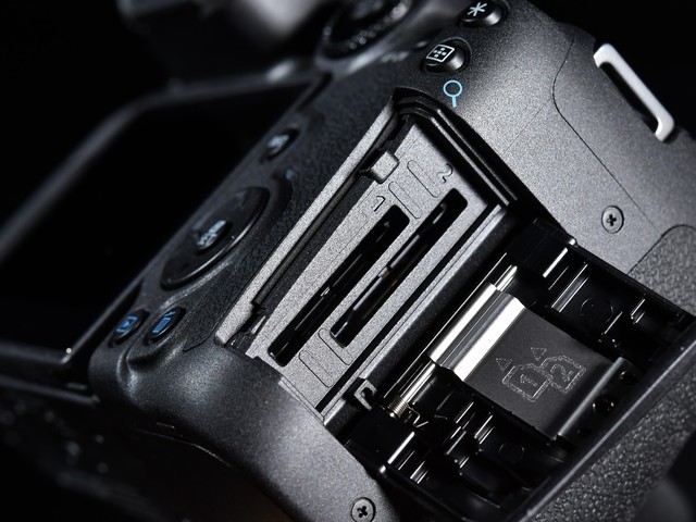 【有料评测】佳能EOS R7评测:全能的便携微单相机