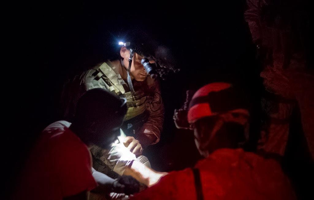 △记者韦斯·摩根2017年9月11日发布了此张照片。图中一名美国陆军特种部队作战分队阿尔法小组的士兵与尼日尔的同行一起出现在尼日尔陆军的一个靶场。据悉，他们可能是在执行“127e”任务