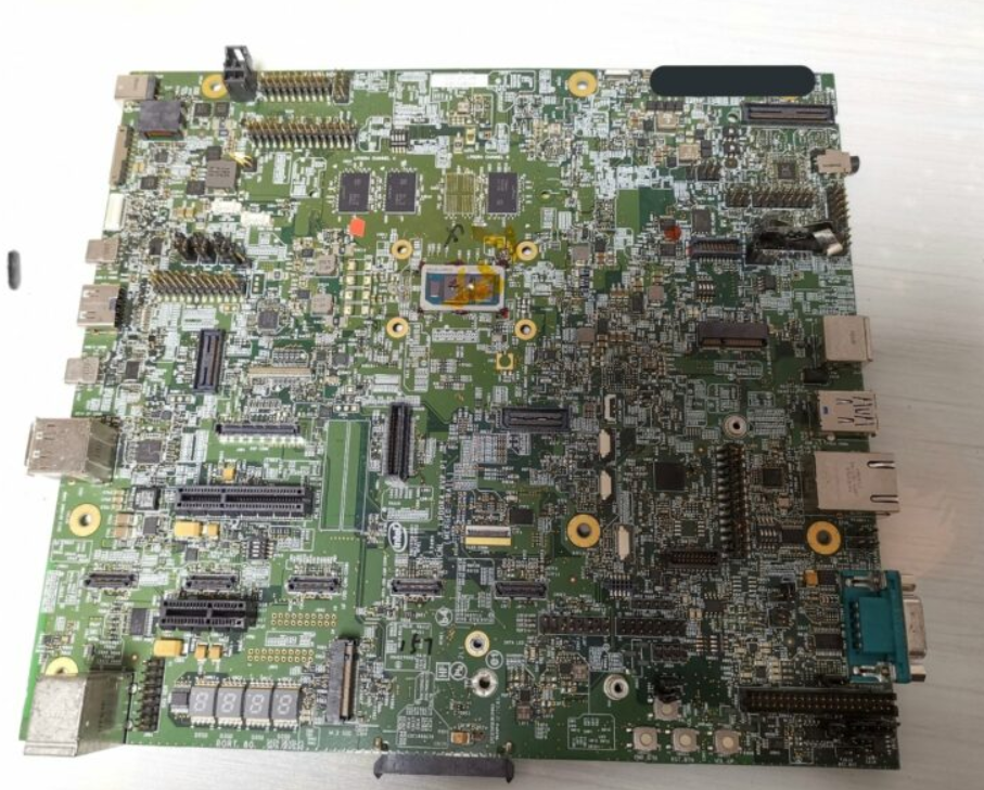 英特尔废弃10nm Cannon Lake-Y CPU样品曝光 三芯粒设计 第3张-心情说说 英特尔废弃10nm Cannon Lake-Y CPU样品曝光 三芯粒设计 第3张