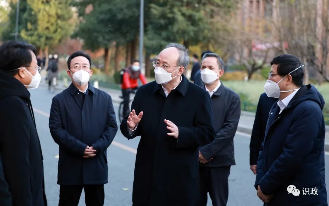 要求统筹做好校园防疫管理和师生服务保障