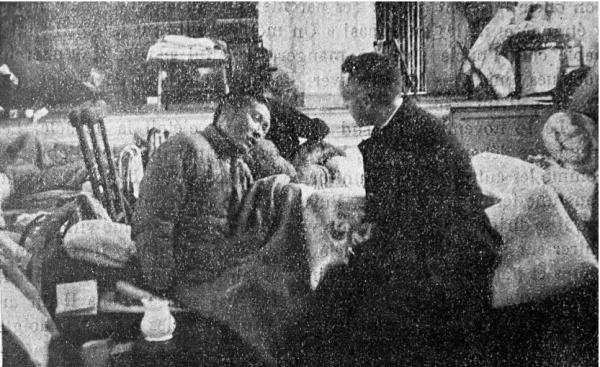 震旦大学法学教授彭廉石（André BONNICHON）看望震旦大学伤病医院中的伤员（图片出处《中国通讯》1938年7月）