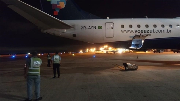 两架飞机在巴西一机场停机坪相撞：其一为波音737-800