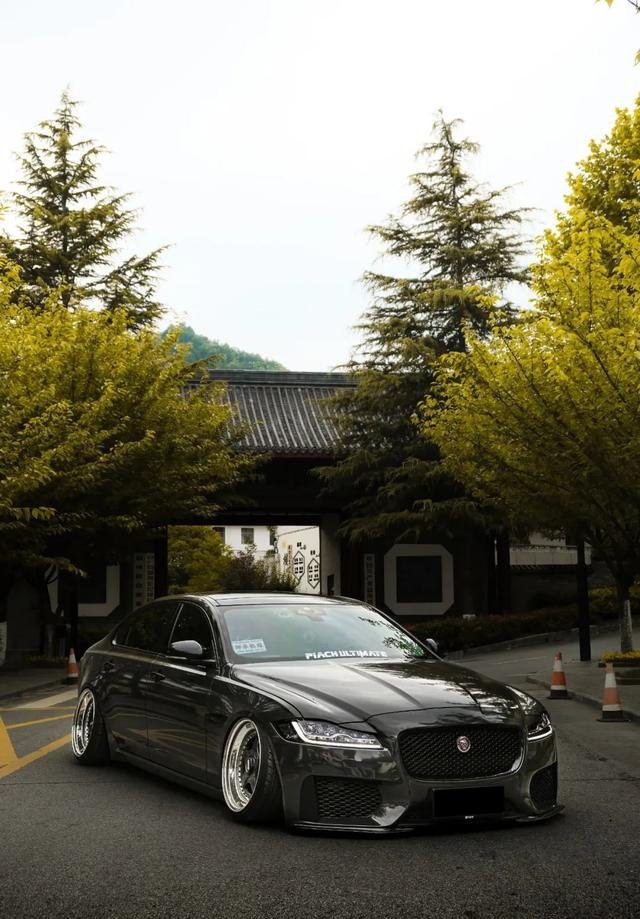 大倾角姿态风的捷豹xfl这才是英伦绅士的正确打开方式