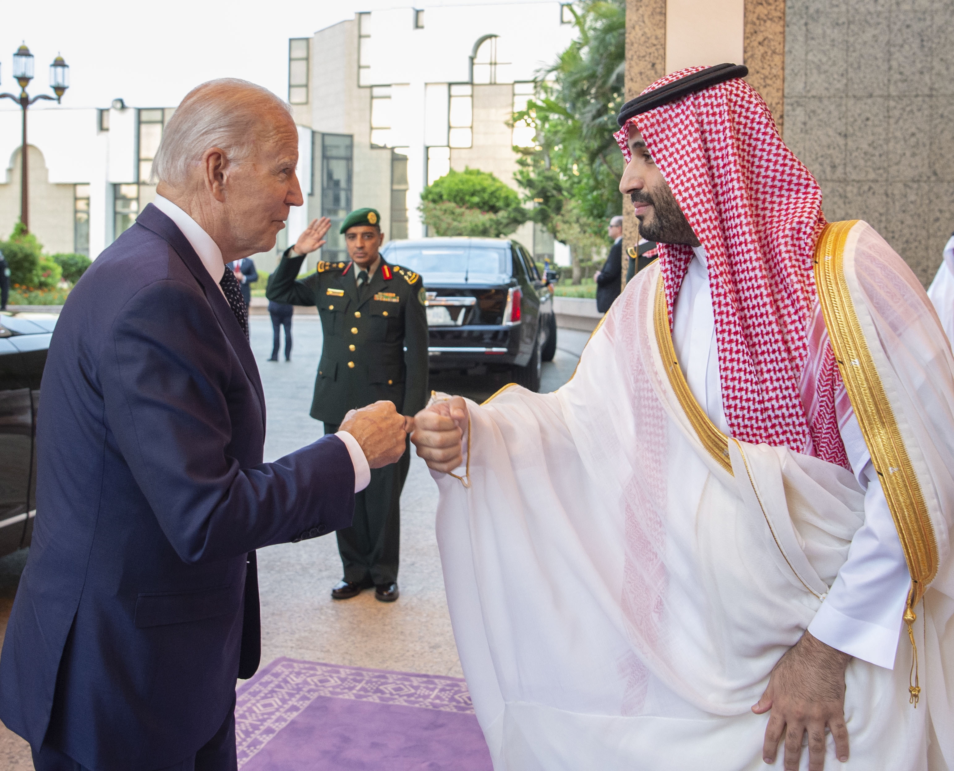 美国总统拜登抵达以色列开启中东首访_凤凰网视频_凤凰网