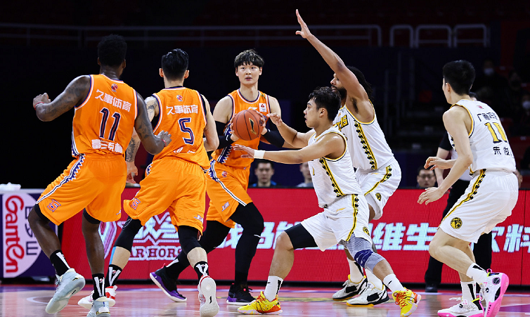 1-0领先！广厦击败上海 胡金秋22+8哲林15分