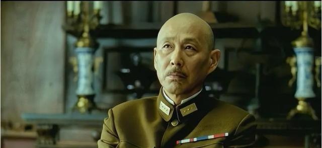 娱乐>电影>正文>于是河南省政府主席李培基(李雪健 饰)跑到重庆找蒋